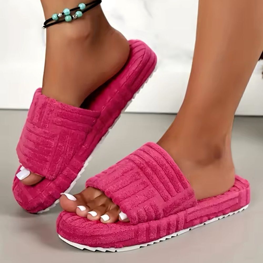 Women’s slippers 